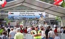 Sooo schön! Fast 14'000 begeisterte Personen besuchten die EMS-CHEMIE am Tag der offenen Tür